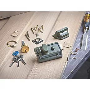 Smith & Locke Traditional Rim Cylinder Night Latch Green 60mm Backset 4 Smith & Locke Traditional Rim Cylinder Night Latch Green 60mm Backset - Image 2